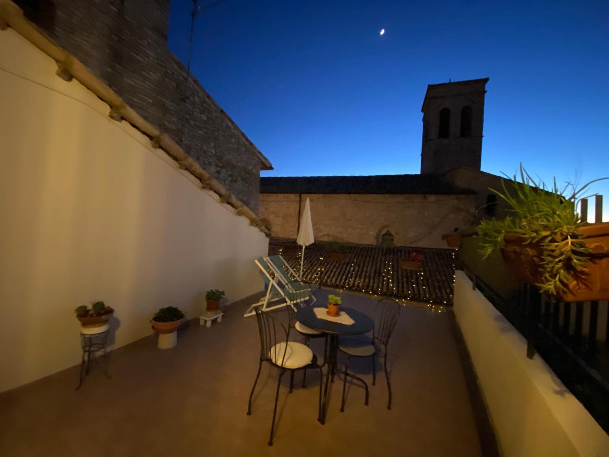 App. Con Terrazza Panoramica In Centro-Монтефалко Екстериор снимка