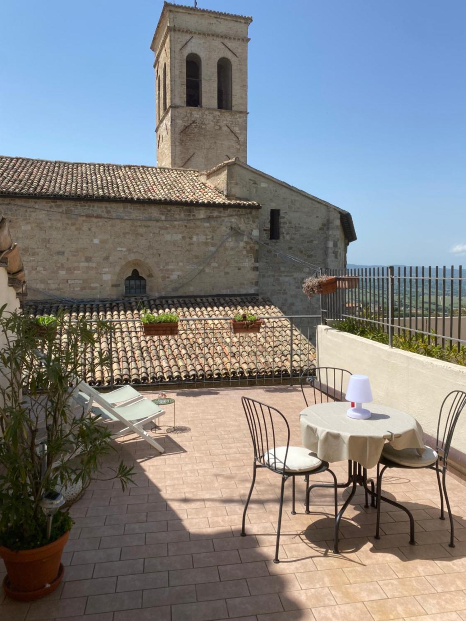 App. Con Terrazza Panoramica In Centro-Монтефалко Екстериор снимка