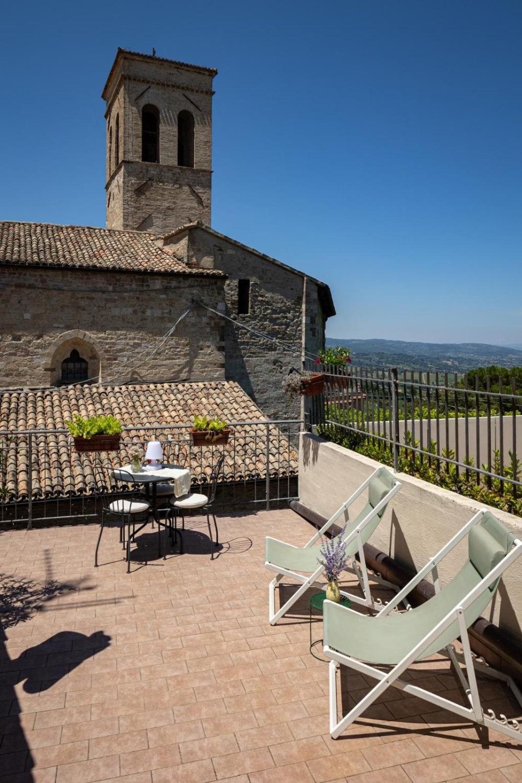 App. Con Terrazza Panoramica In Centro-Монтефалко Екстериор снимка