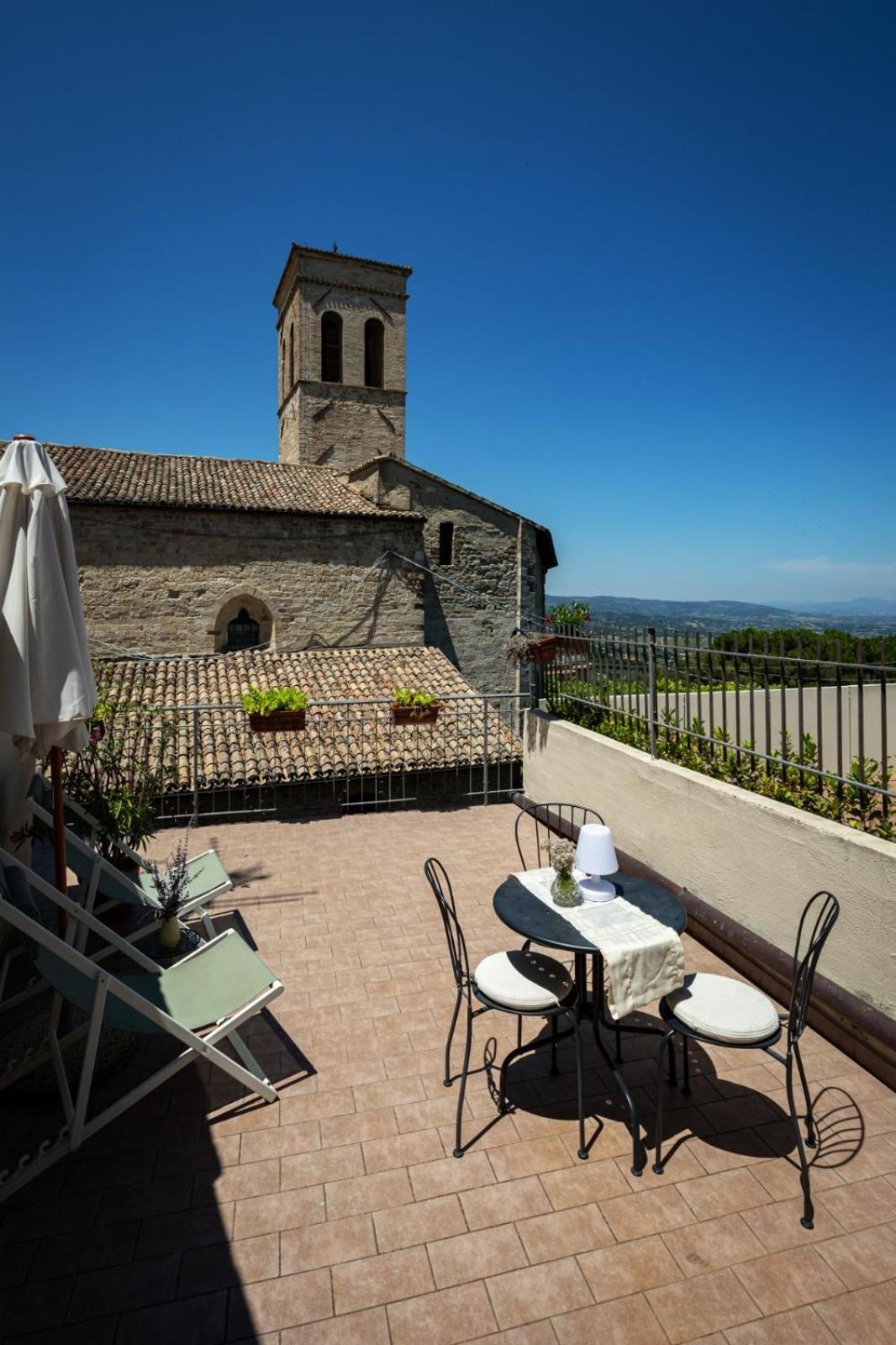 App. Con Terrazza Panoramica In Centro-Монтефалко Екстериор снимка
